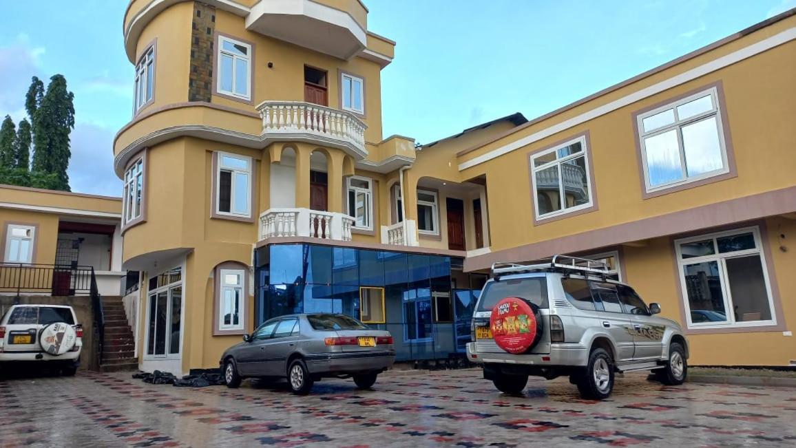 Moments Park Motel Dar es Salaam Exterior foto