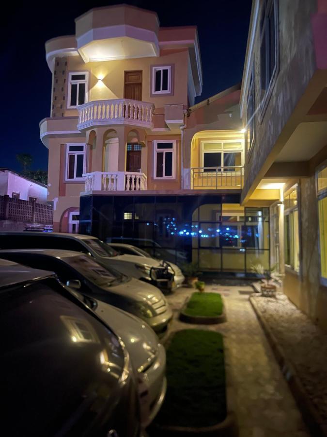Moments Park Motel Dar es Salaam Exterior foto