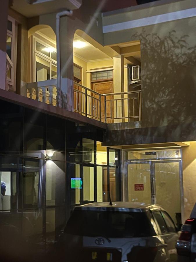 Moments Park Motel Dar es Salaam Exterior foto