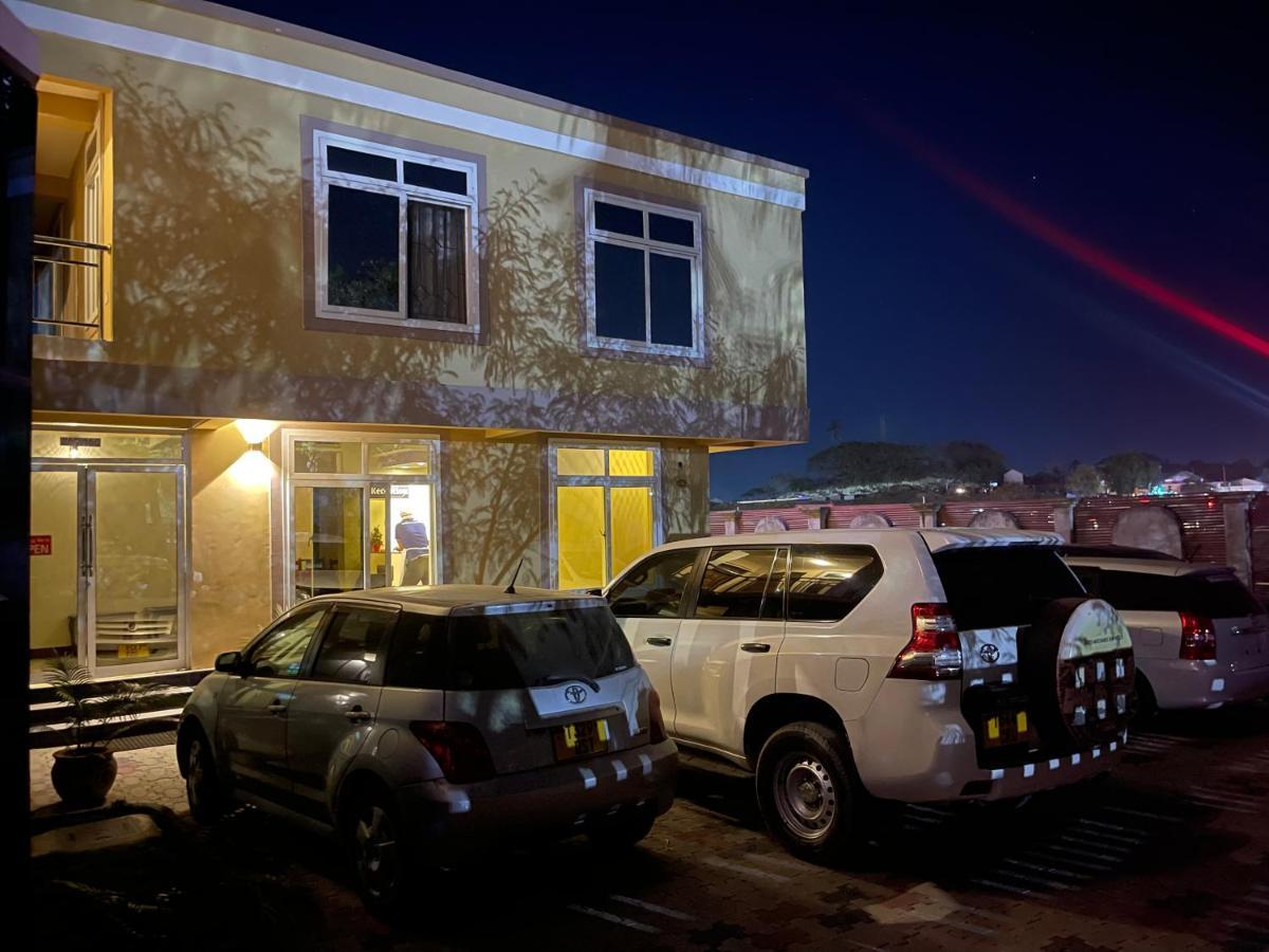 Moments Park Motel Dar es Salaam Exterior foto